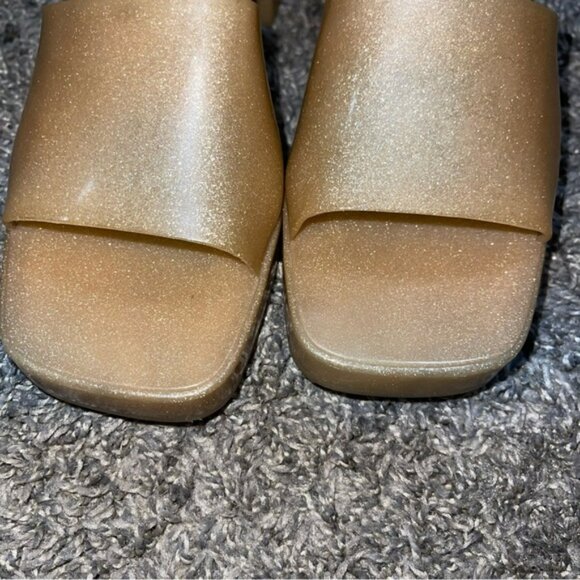 STEVE MADDEN Gold Metallic Slip-on Sandal Heels Sz8M - Picture 3 of 7